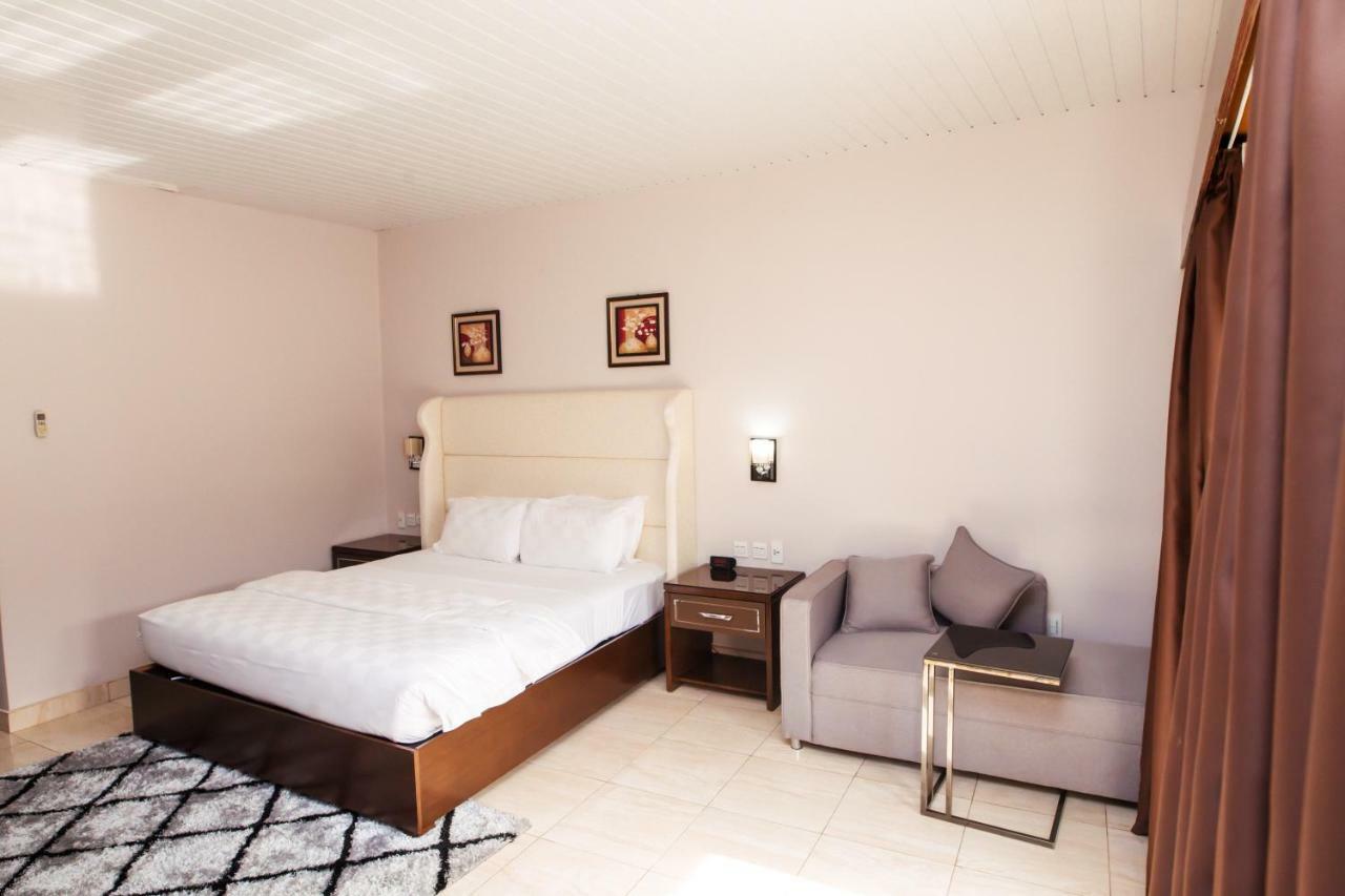 Crismon Hotel Tema Extérieur photo