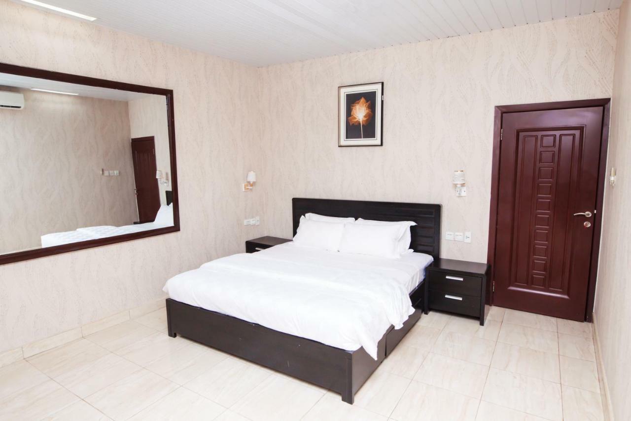 Crismon Hotel Tema Extérieur photo